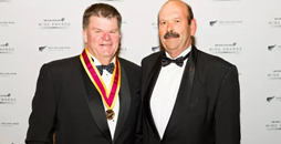 喜訊 | 愛斯卡門莊主Larry榮獲新西蘭葡萄酒業至高榮譽：NZW終身會員